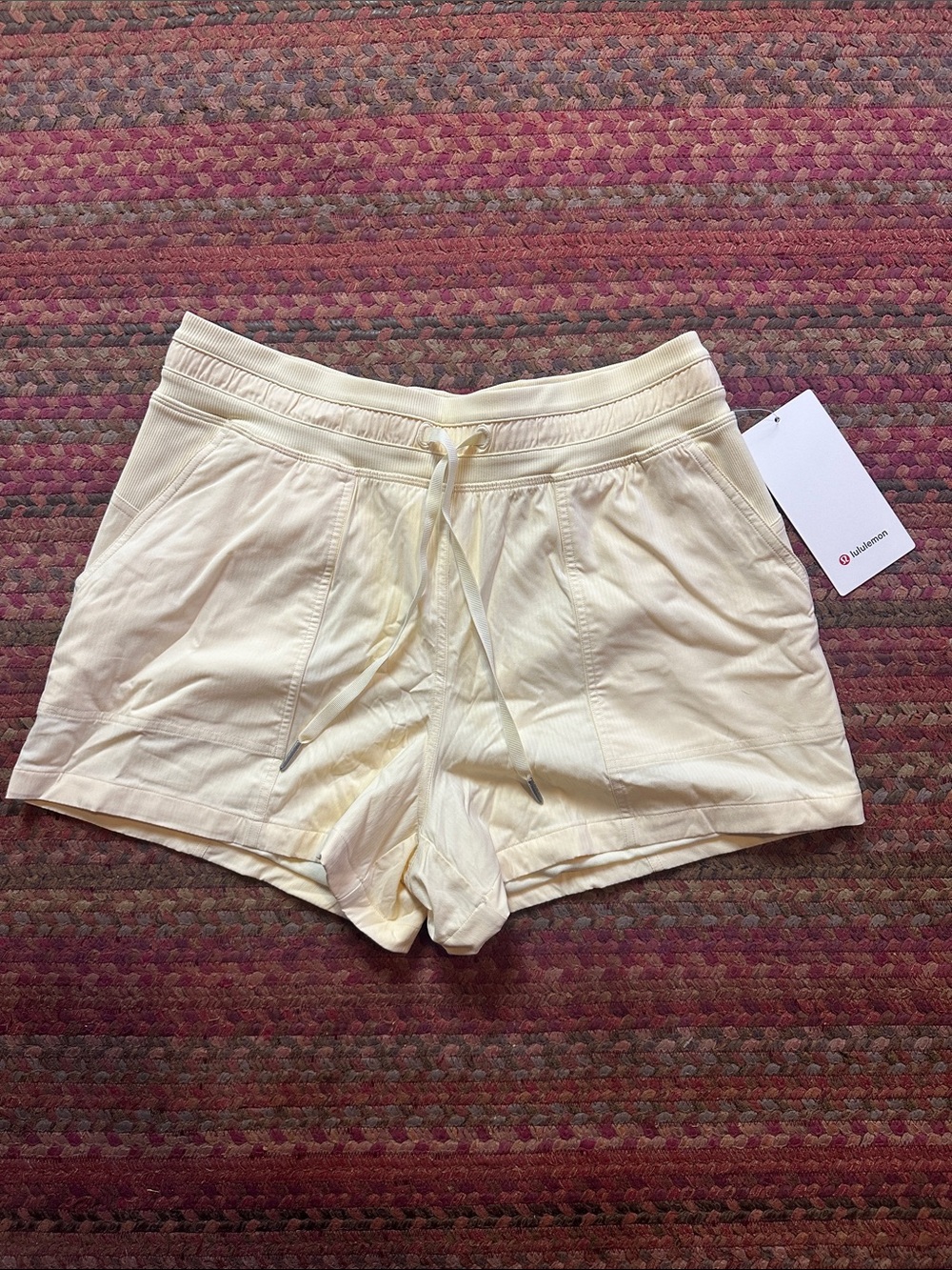 NWT LULULEMON BUTTERCREAM YELLOW DANCE STUDIO 3.5” SHORT *LINED